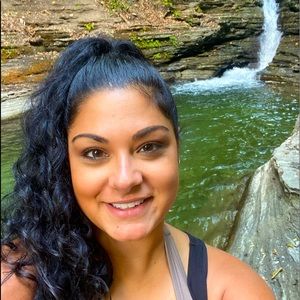 Meet your Posher, Janelle